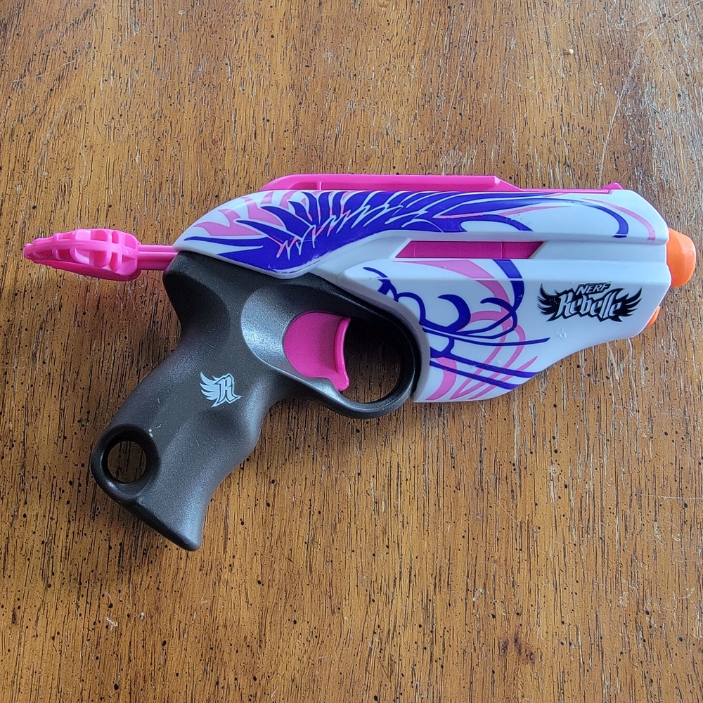 Nerf Rebelle Pink Crush Dart Blaster